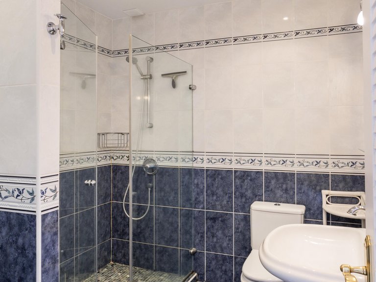 Villa for Sale in La Duquesa, Malaga 38