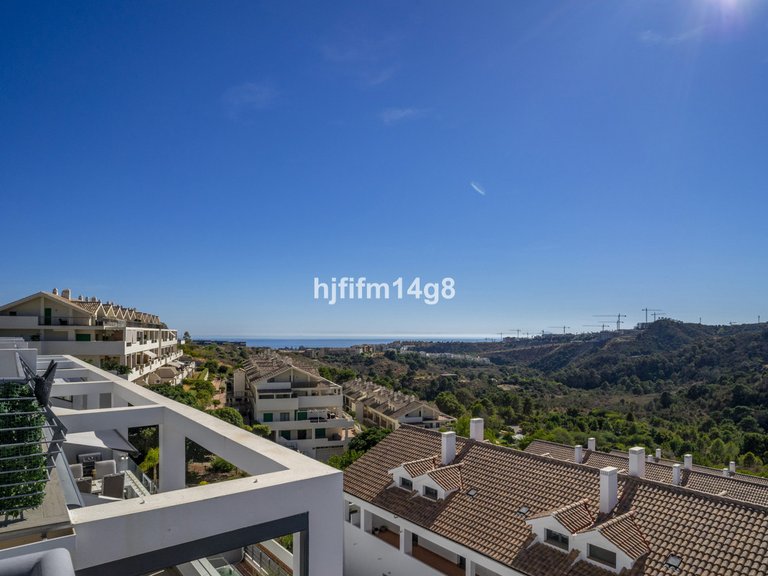 Apartment for Sale in Estepona, Malaga 1