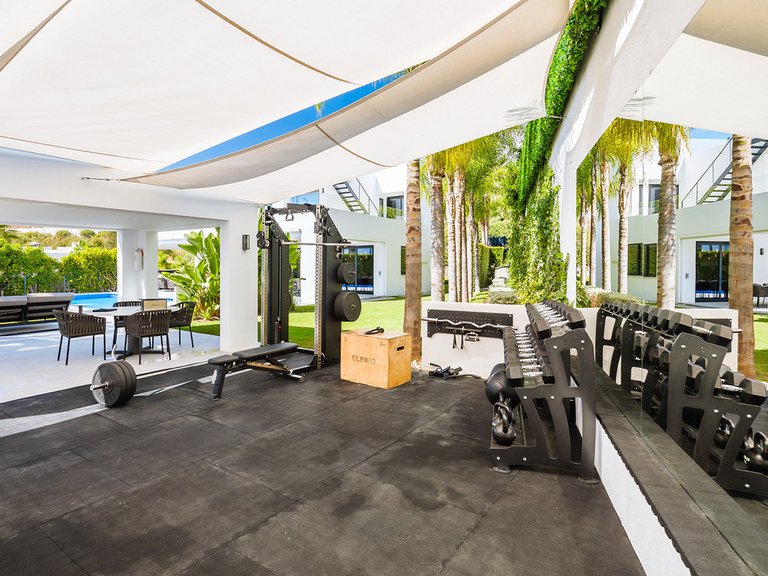 Villa for Sale in Nueva Andalucía, Malaga 27