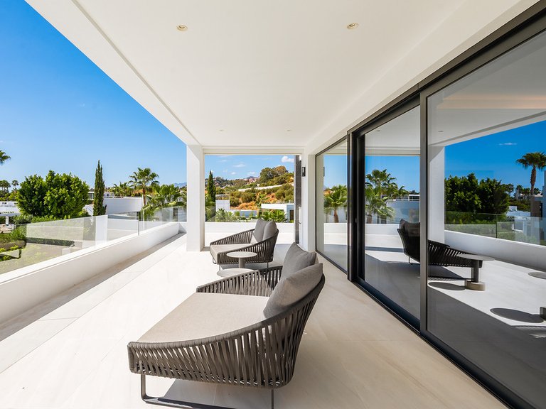 Villa for Sale in Nueva Andalucía, Malaga 30