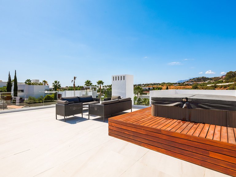 Villa for Sale in Nueva Andalucía, Malaga 33