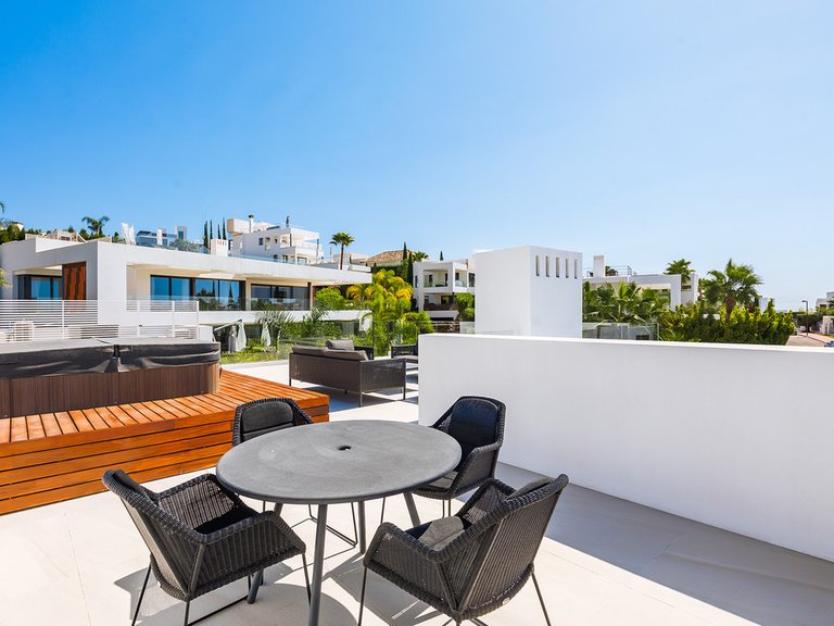 Villa for Sale in Nueva Andalucía, Malaga 34