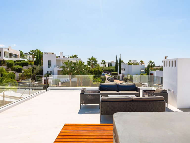 Villa for Sale in Nueva Andalucía, Malaga 36