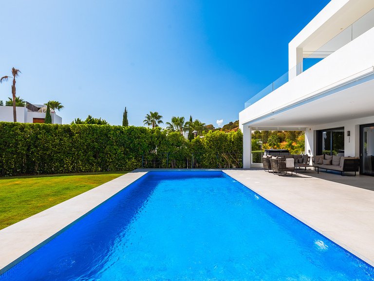 Villa for Sale in Nueva Andalucía, Malaga 40