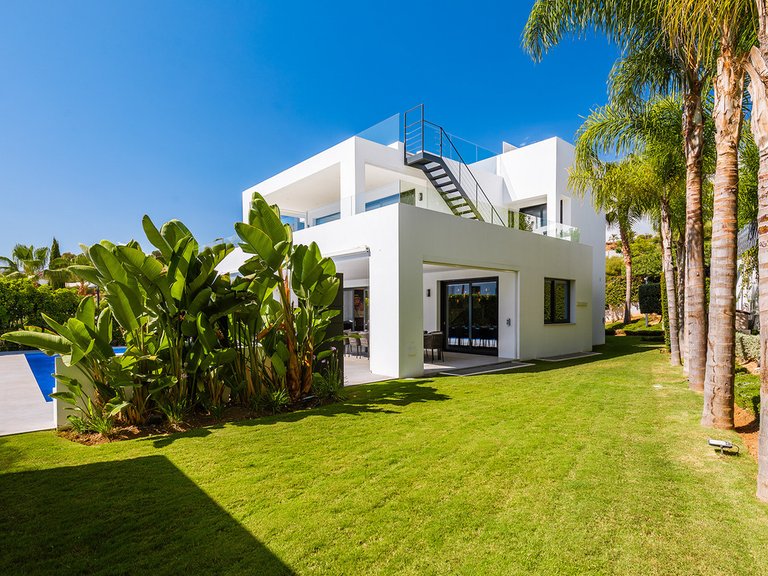 Villa for Sale in Nueva Andalucía, Malaga 47