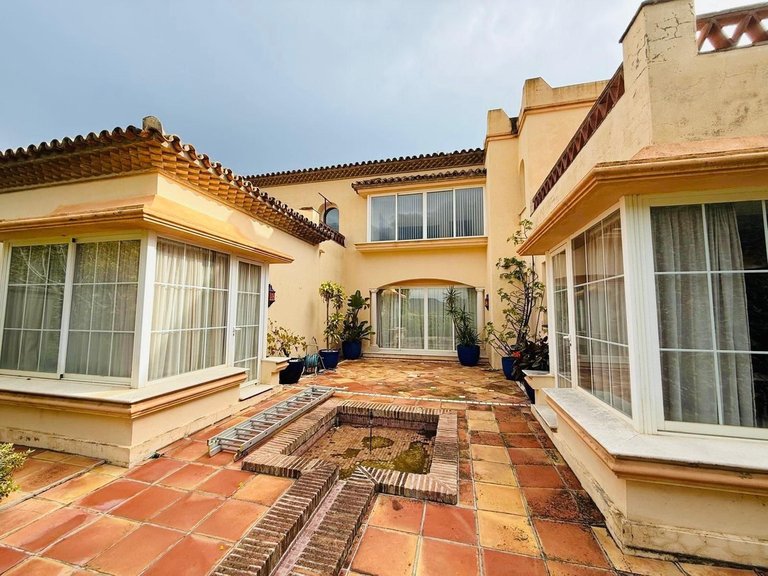 Villa for Sale in Casares, Malaga 9
