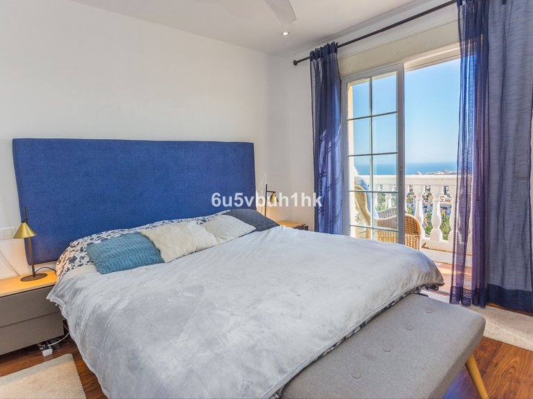Villa for Sale in Benalmadena, Malaga 12