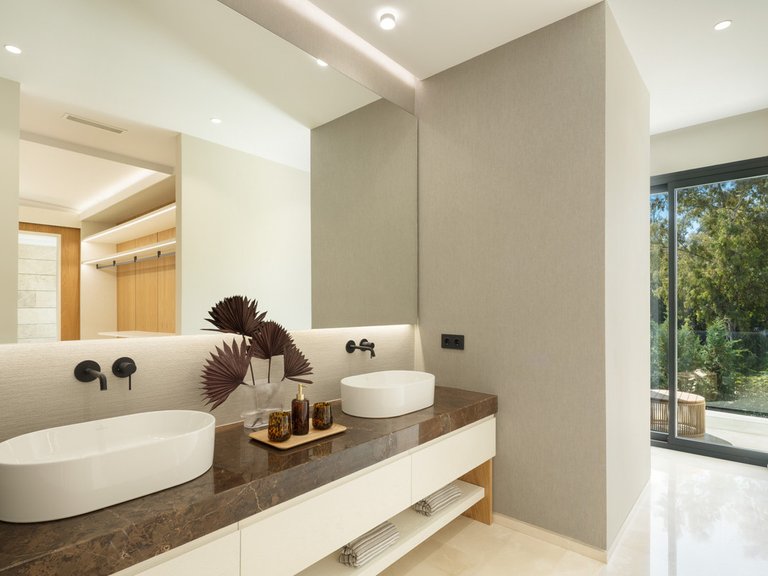 Villa for Sale in Nueva Andalucía, Malaga 21