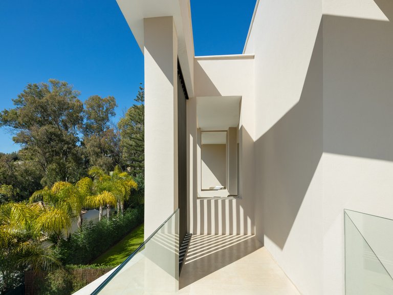 Villa for Sale in Nueva Andalucía, Malaga 30