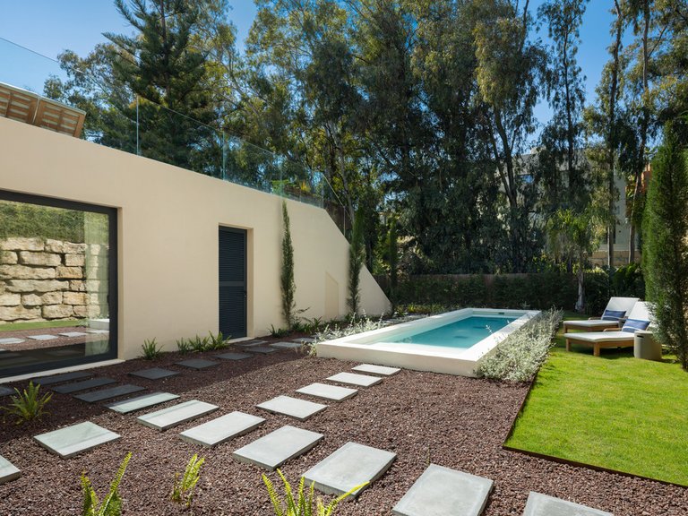 Villa for Sale in Nueva Andalucía, Malaga 34