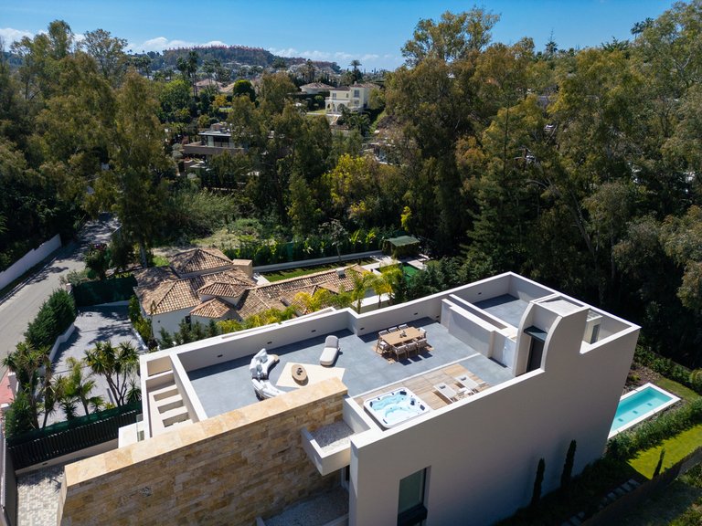 Villa for Sale in Nueva Andalucía, Malaga 39