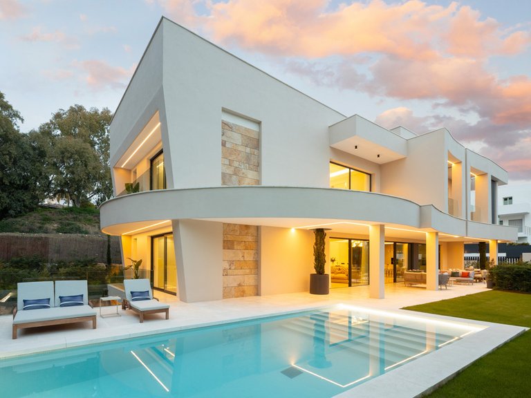 Villa for Sale in Nueva Andalucía, Malaga 41