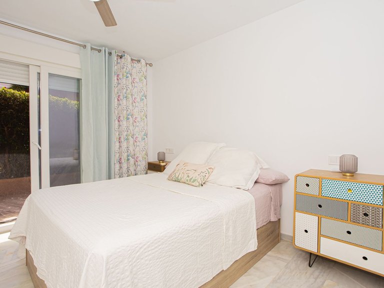 Apartment for Sale in The Golden Mile, Malaga 12