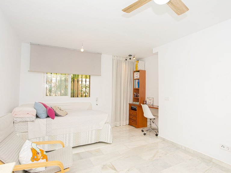 Apartment for Sale in The Golden Mile, Malaga 17