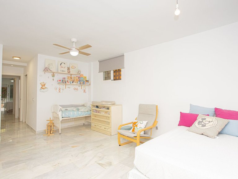 Apartment for Sale in The Golden Mile, Malaga 18
