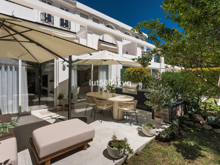 Apartment for Sale in La Quinta, Malaga 11