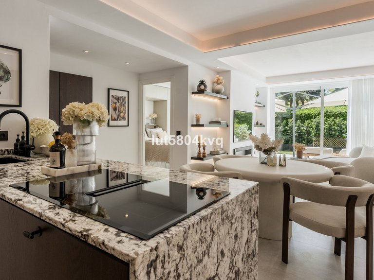 Apartment for Sale in La Quinta, Malaga 4