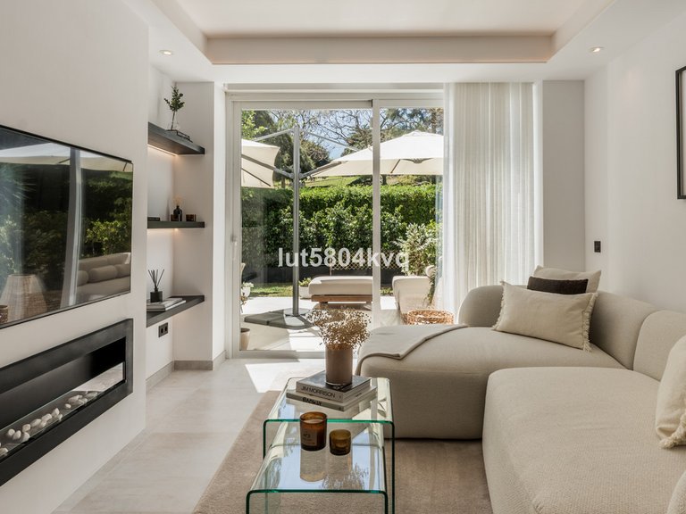 Apartment for Sale in La Quinta, Malaga 6