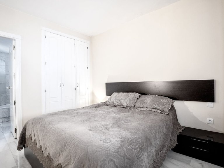 Apartment for Sale in Nueva Andalucía, Malaga 19