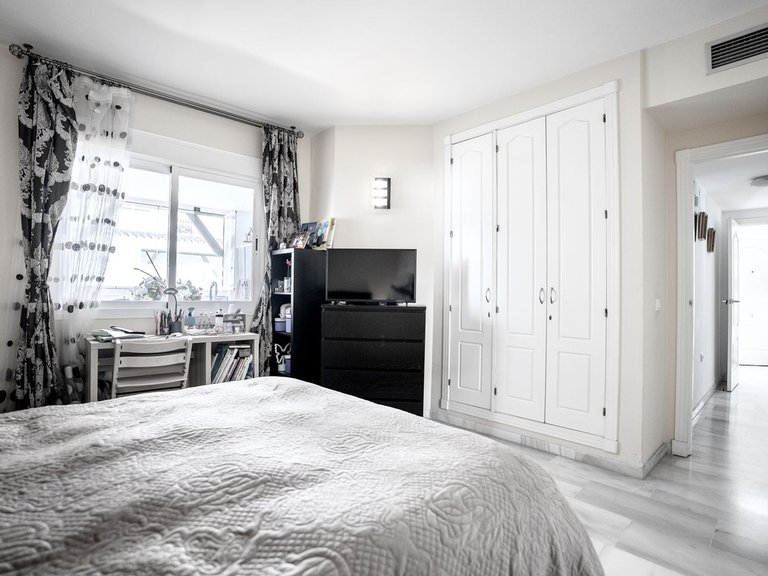 Apartment for Sale in Nueva Andalucía, Malaga 20