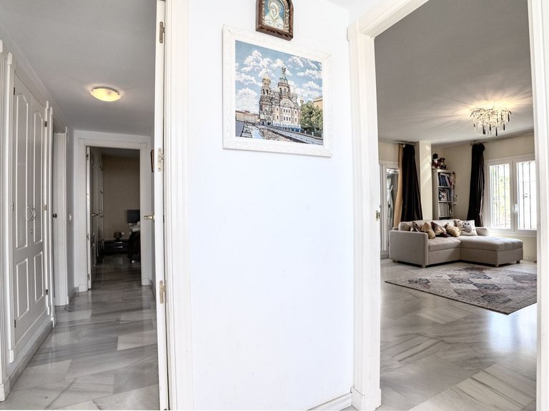 Apartment for Sale in Nueva Andalucía, Malaga 21