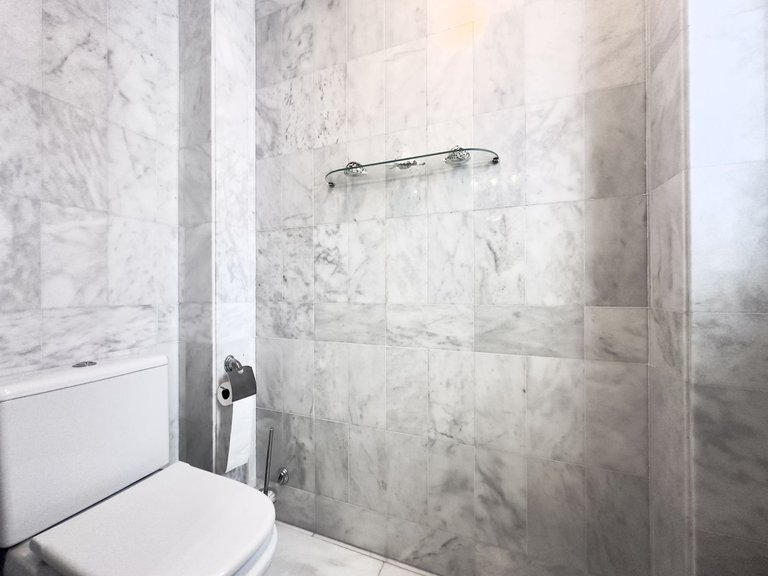 Apartment for Sale in Nueva Andalucía, Malaga 23