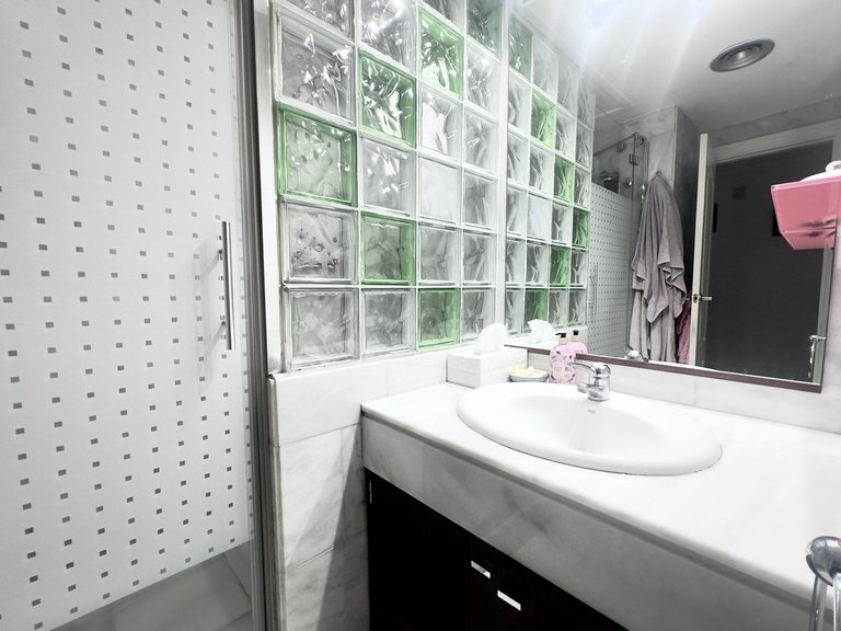 Apartment for Sale in Nueva Andalucía, Malaga 24