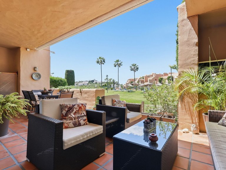 Apartment for Sale in El Paraiso, Malaga 1