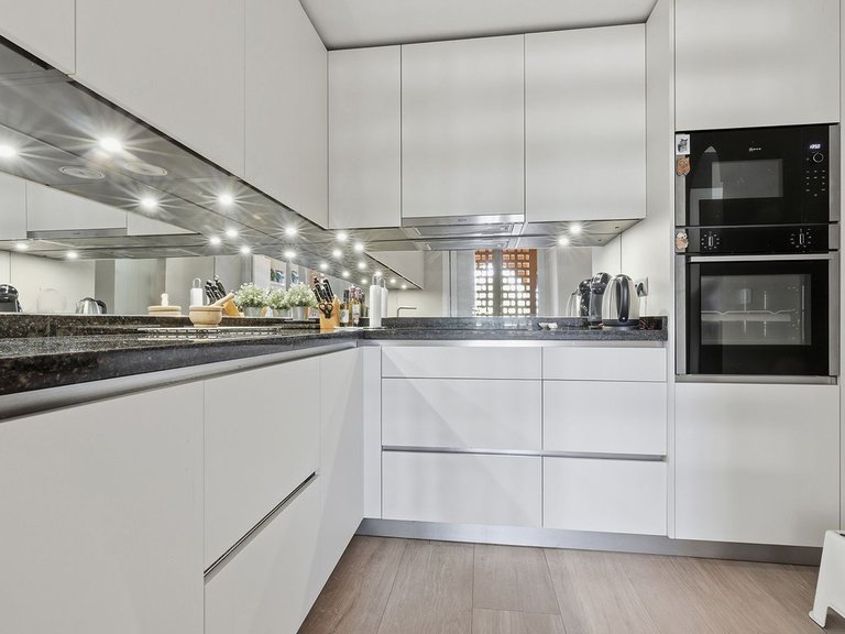 Apartment for Sale in El Paraiso, Malaga 10