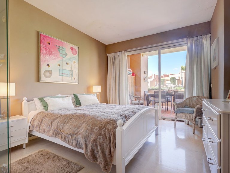 Apartment for Sale in El Paraiso, Malaga 22