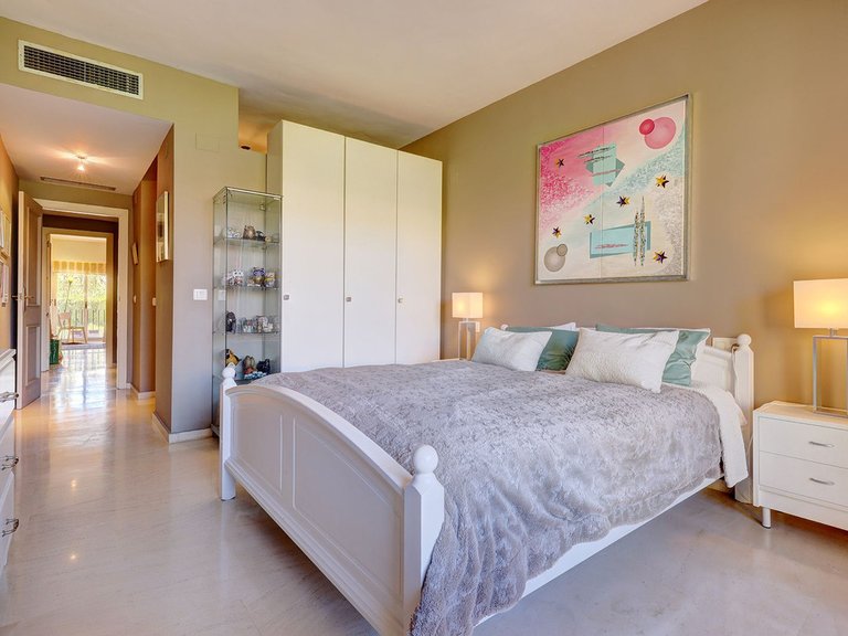 Apartment for Sale in El Paraiso, Malaga 25