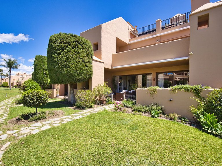 Apartment for Sale in El Paraiso, Malaga 31