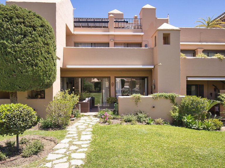 Apartment for Sale in El Paraiso, Malaga 32