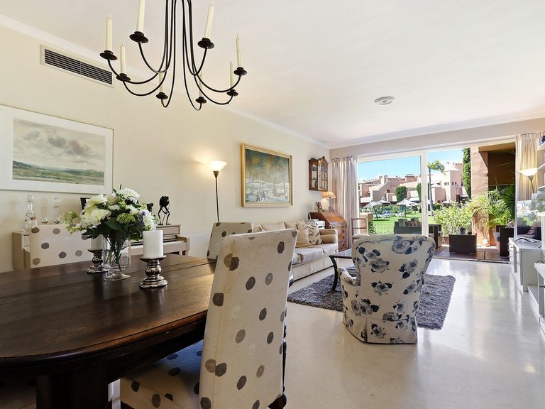 Apartment for Sale in El Paraiso, Malaga 4