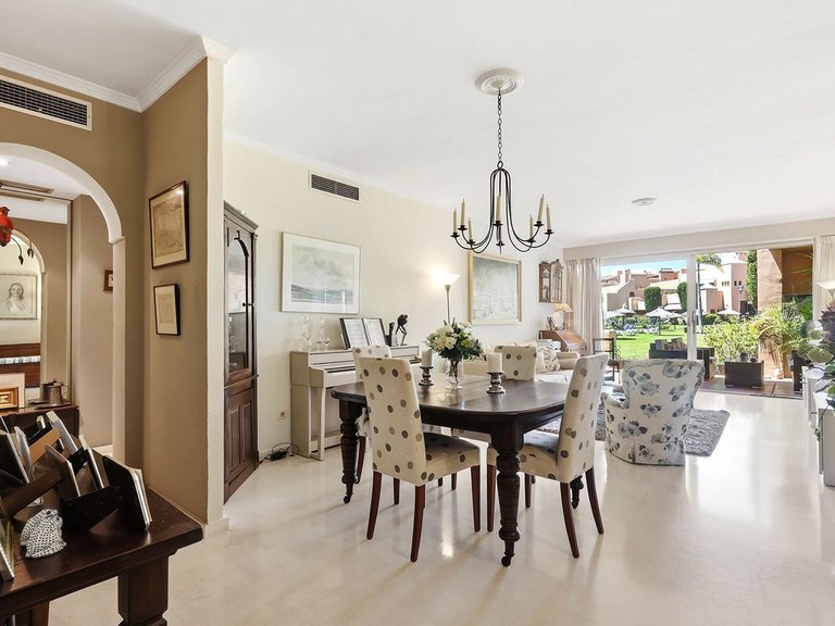 Apartment for Sale in El Paraiso, Malaga 7