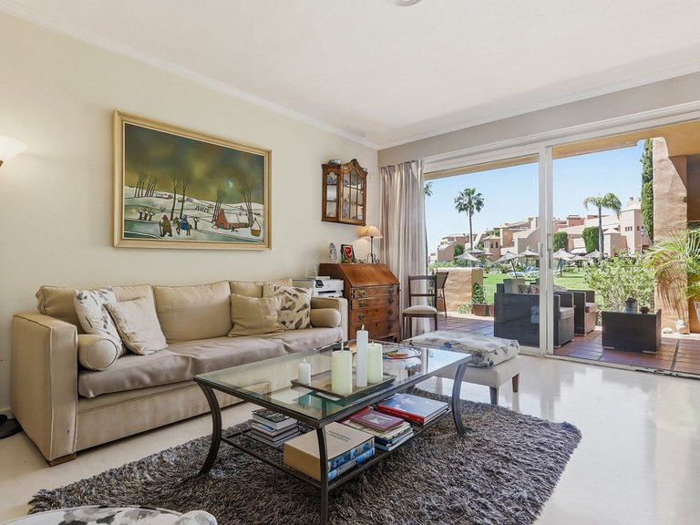 Apartment for Sale in El Paraiso, Malaga 8
