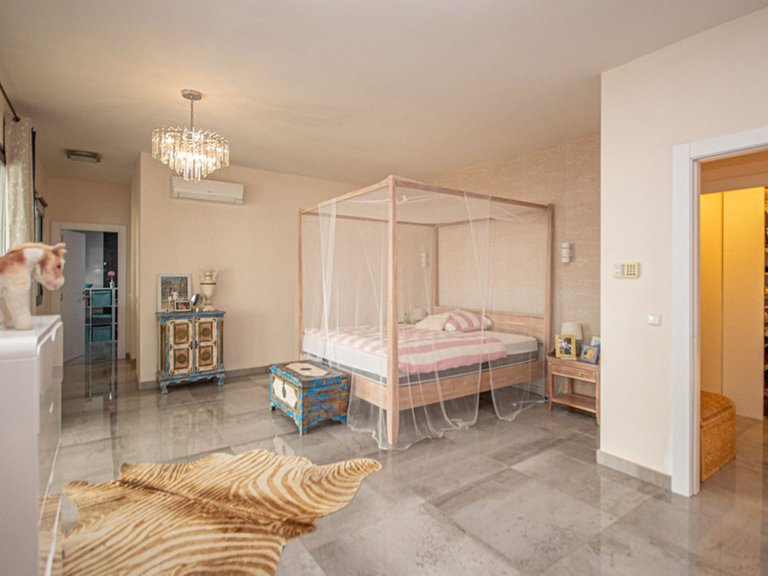 Villa for Sale in La Mairena, Malaga 21