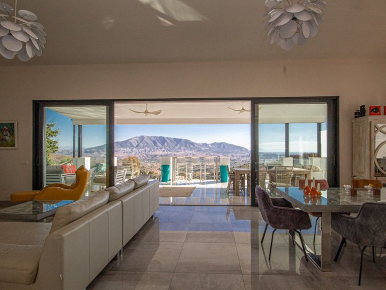 Villa for Sale in La Mairena, Malaga 22