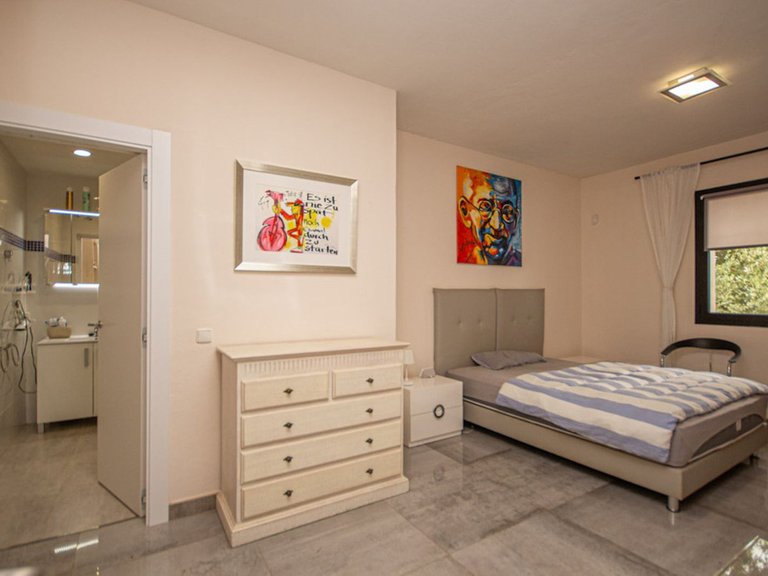 Villa for Sale in La Mairena, Malaga 29