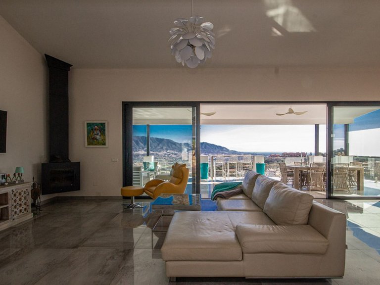Villa for Sale in La Mairena, Malaga 36