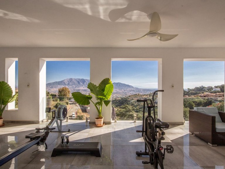 Villa for Sale in La Mairena, Malaga 39