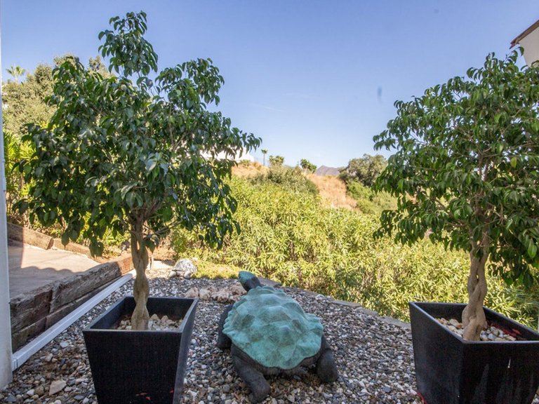 Villa for Sale in La Mairena, Malaga 44