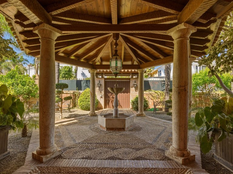 Villa for Sale in Guadalmina Alta, Malaga 11