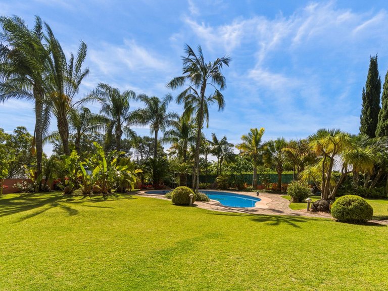 Villa for Sale in Guadalmina Alta, Malaga 14