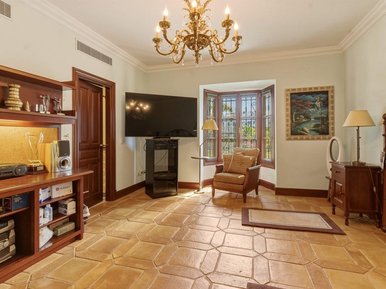 Villa for Sale in Guadalmina Alta, Malaga 18