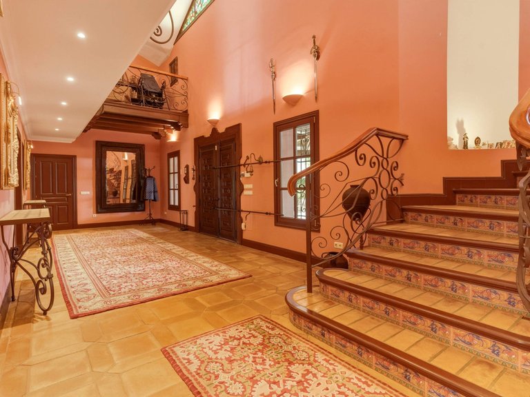 Villa for Sale in Guadalmina Alta, Malaga 19