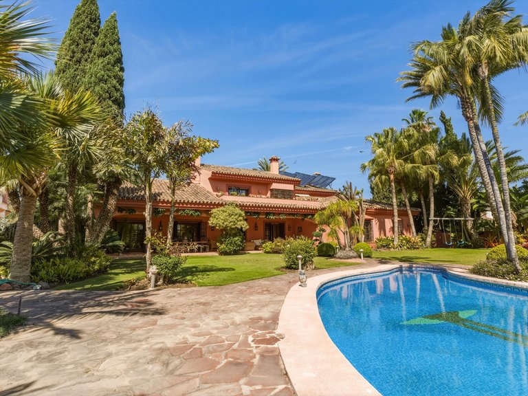 Villa for Sale in Guadalmina Alta, Malaga 2