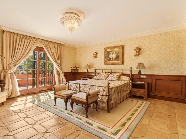 Villa for Sale in Guadalmina Alta, Malaga 21