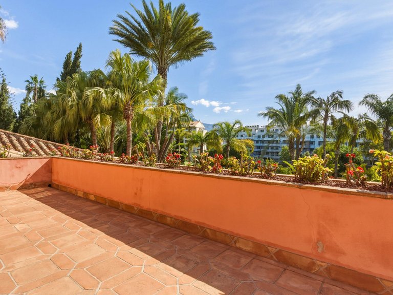 Villa for Sale in Guadalmina Alta, Malaga 22
