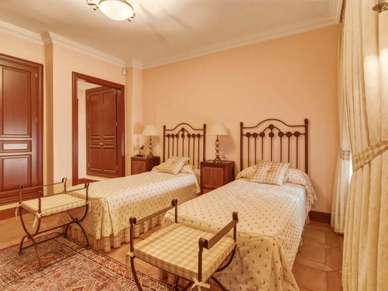 Villa for Sale in Guadalmina Alta, Malaga 29
